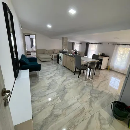 Mansarda In Vila Strada Oituz Pensionat